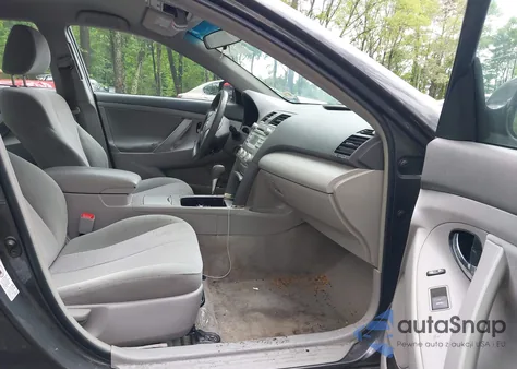 2011 Toyota Camry Le z USA, uszkodzony, nr VIN 4T1BF3EKXBU174507